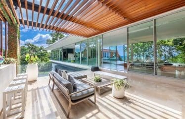 Exceptionnelle Villa de Luxe avec une vue splendide sur la mer