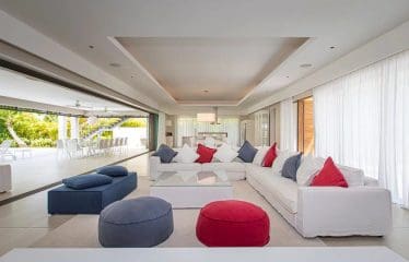 Très belle Propriété de Luxe située à Beau champ