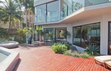 Somptueuse Propriété avec 5 chambres vue mer et accès à la plage à Joá