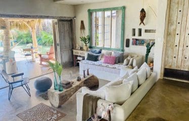 Splendide villa située en bord de mer à Cabrera