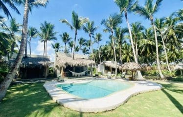 Splendide villa située en bord de mer à Cabrera