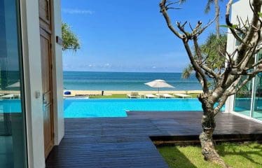 Très belle villa située en bord de plage proche de Phuket