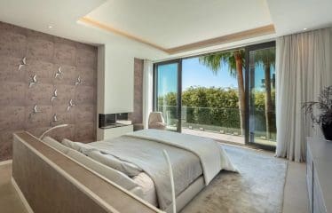 Magnifique propriété contemporaine exclusive d&rsquo;El Herrojo, à La Quinta.