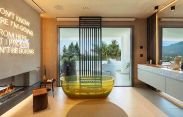 Très belle villa moderne jumelée située à Marbella