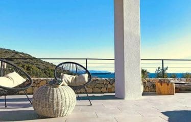 Maison Blanche avec vue sur la mer sur l&rsquo;île de Vis