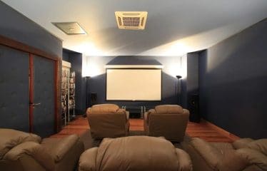 Somptueuse propriété pieds dans l&rsquo; eau vue mer époustouflante .                     Commune à Tahiti, Polynésie française