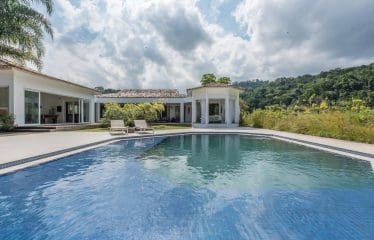 Très belle villa à vendre située à Porto Bello