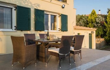 Belle Villa  à Kranidi Ververoda  Vue Mer 