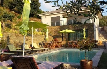 AGNIIQUE IMMOBILE DI PRESTIGIO su 2 livelli: 250 mq abitabili ad OLETTA VISTA MARE