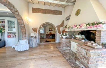 Splendide propriété pleine de charme située à Cecina