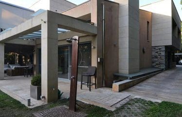 Très belle villa de luxe située à Ekali