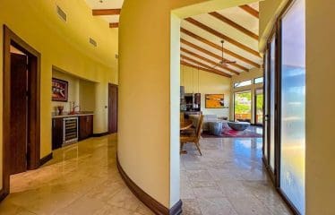 Superbe propriété offrant une vue imprenable sur l&rsquo;océan.