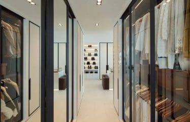 Très beau Penthouse avec vue mer située à Marbella