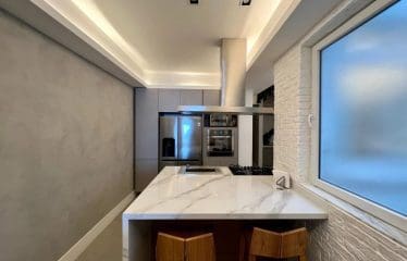 Beautiful renovated apartment with sea view and balcony in Ipanema