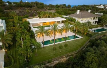 Splendide villa de luxe située au bord du golf