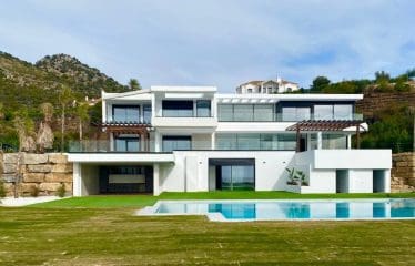 Splendide villa contemporaire avec vue sur la mer située à Marbella
