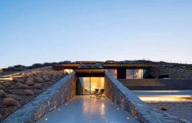 superbe villa au design architectural distinctif sur l’île de Sérifos.