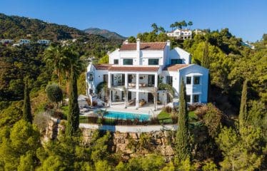 Magnificent MANOR HOUSE WITH PANORAMIC SEA VIEWS IN EL MADROÑAL
