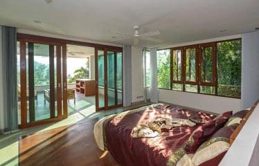 Magnificent apartment with a splendid view of the sea