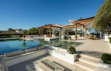 SUPERBE VILLA DE GOLF EN PREMIÈRE LIGNE AVEC VUES INCROYABLES