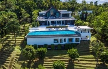 Superbe villa de 6 chambres avec vue sur la mer surplombant Phang Nha