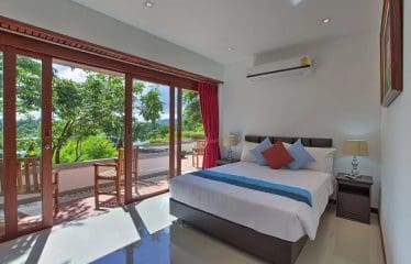 Very beautiful villa located in a luxury domain in Surin