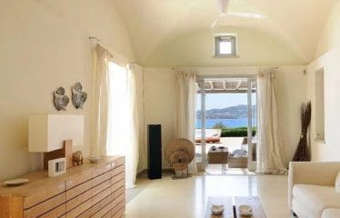 Magnifique villa pieds dans l&rsquo;eau située à Paros