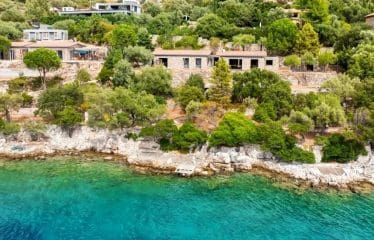 Villa en bord de mer avec amarrage privé