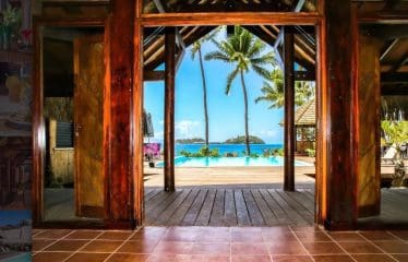 Magnifique  Hôtel  pieds dans l eau sur Bora Bora