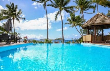 Magnifique  Hôtel  pieds dans l eau sur Bora Bora