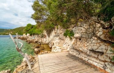 Villa en bord de mer avec amarrage privé