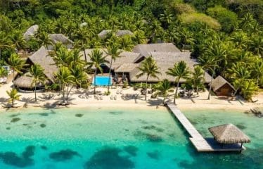 Magnifique  Hôtel  pieds dans l eau sur Bora Bora
