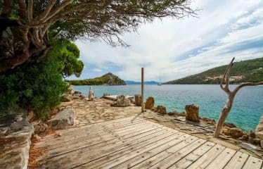Villa en bord de mer avec amarrage privé