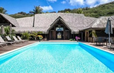 Magnifique  Hôtel  pieds dans l eau sur Bora Bora