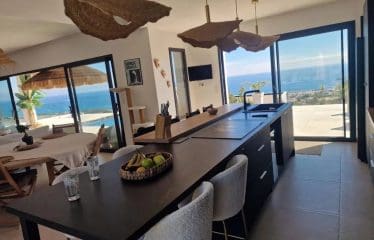 Propriété d&rsquo;exception – Vue  mer panoramique  sur solenzara  Entièrement Meublée