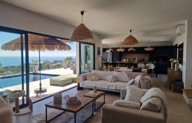 Propriété d&rsquo;exception – Vue  mer panoramique  sur solenzara  Entièrement Meublée