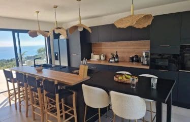 Propriété d&rsquo;exception – Vue  mer panoramique  sur solenzara  Entièrement Meublée