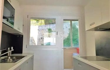 VILLEFRANCHE-SUR-MER – APPARTEMENT 2 CHAMBRES – TERRASSE ET SUPERBE VUE SUR LA MER –