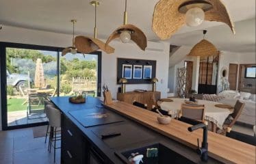 Propriété d&rsquo;exception – Vue  mer panoramique  sur solenzara  Entièrement Meublée