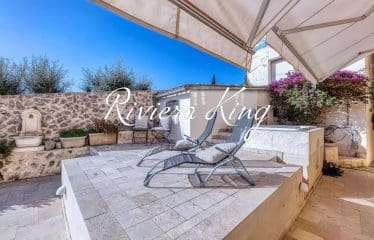 Appartement de caractère avec terrasse panoramique et studio indépendant- Villefranche-sur-Mer —