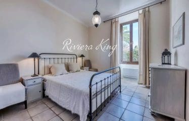 Appartement de caractère avec terrasse panoramique et studio indépendant- Villefranche-sur-Mer —