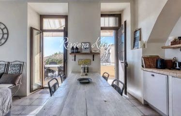 Appartement de caractère avec terrasse panoramique et studio indépendant- Villefranche-sur-Mer —