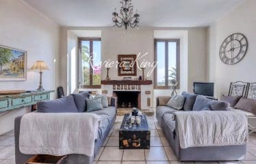 Appartement de caractère avec terrasse panoramique et studio indépendant- Villefranche-sur-Mer —
